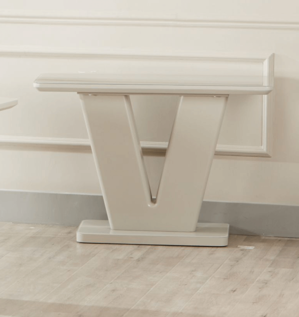 console-table-2