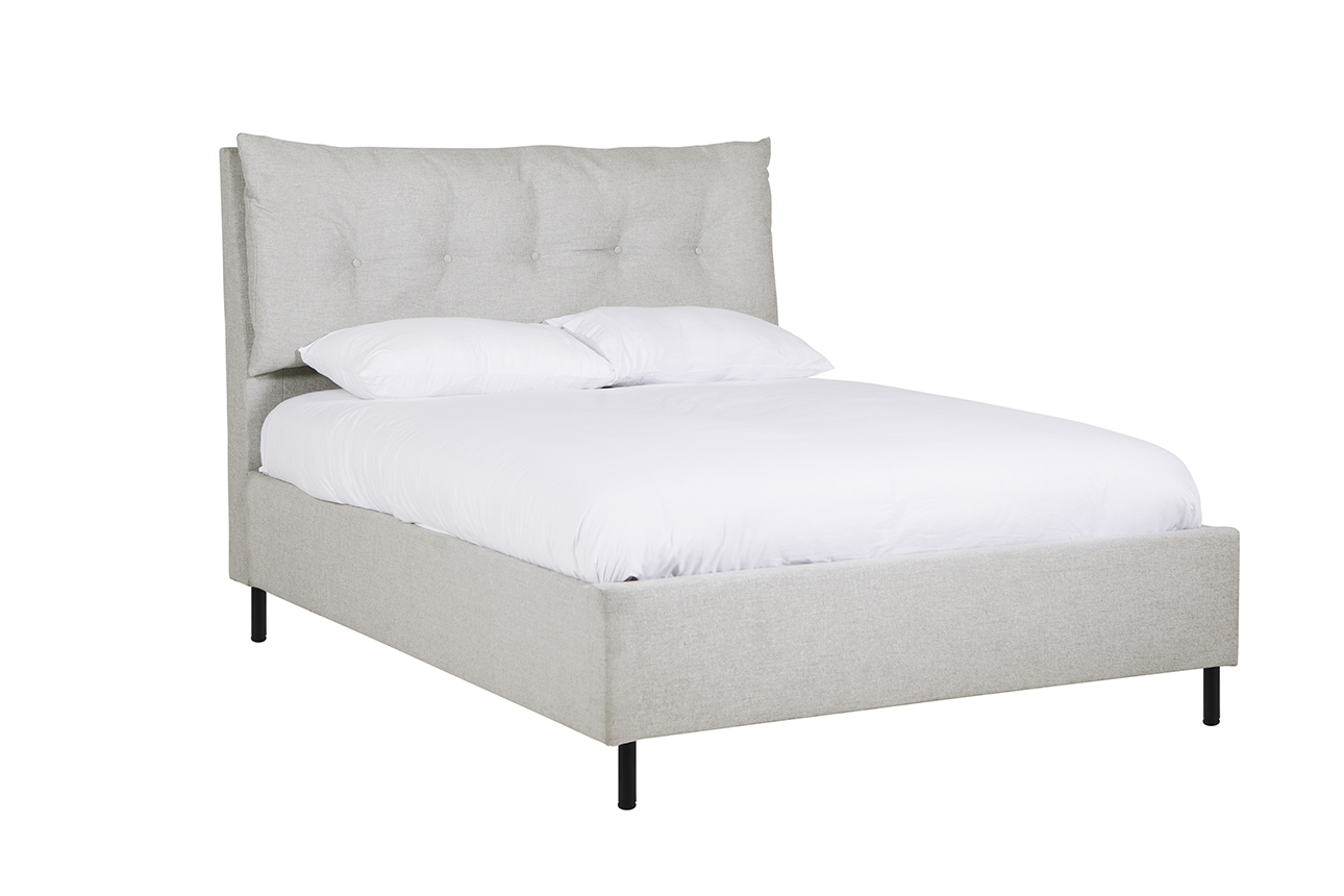 Avery Ottoman 6' Bed in Silver